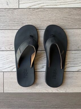 Flojos Men's Black Flip Flop Sandals size 10